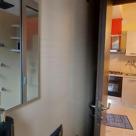 Stanza In Villa Con Giardino Con Box Doccia Idromassaggio Rent A Car Aci Bonaccorsi Extérieur photo