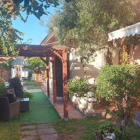 Stanza In Villa Con Giardino Con Box Doccia Idromassaggio Rent A Car Aci Bonaccorsi Extérieur photo