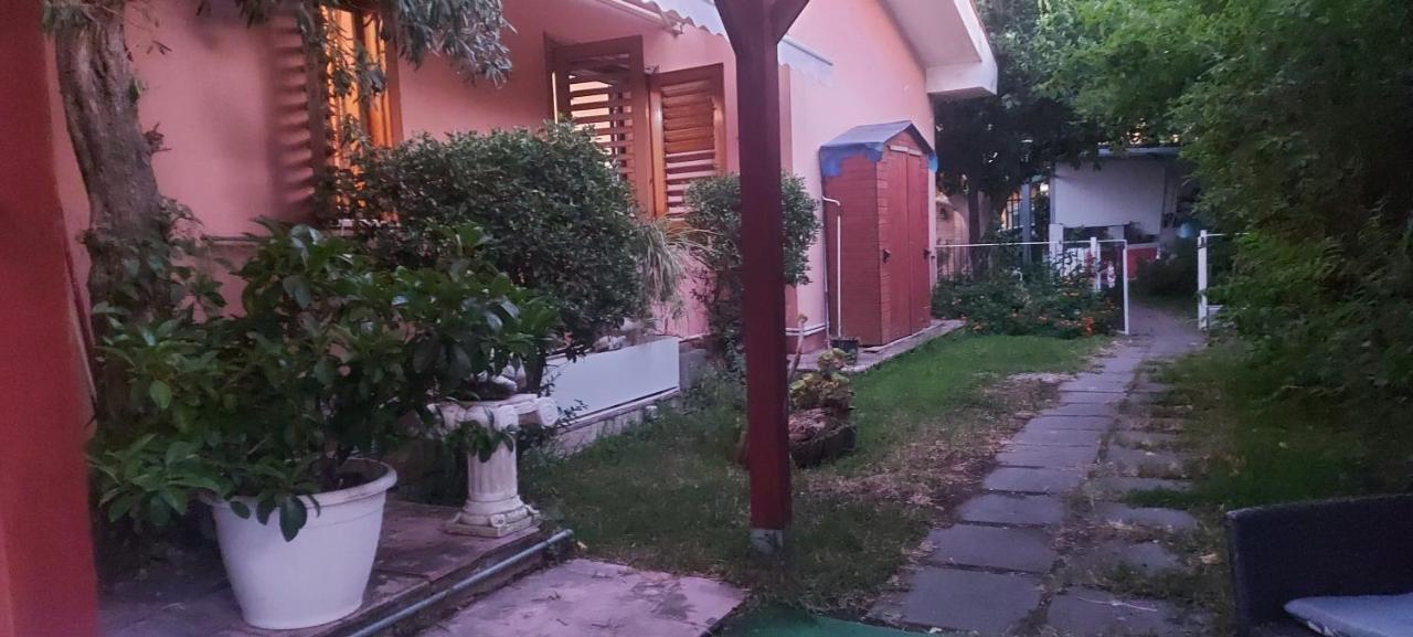 Stanza In Villa Con Giardino Con Box Doccia Idromassaggio Rent A Car Aci Bonaccorsi Extérieur photo