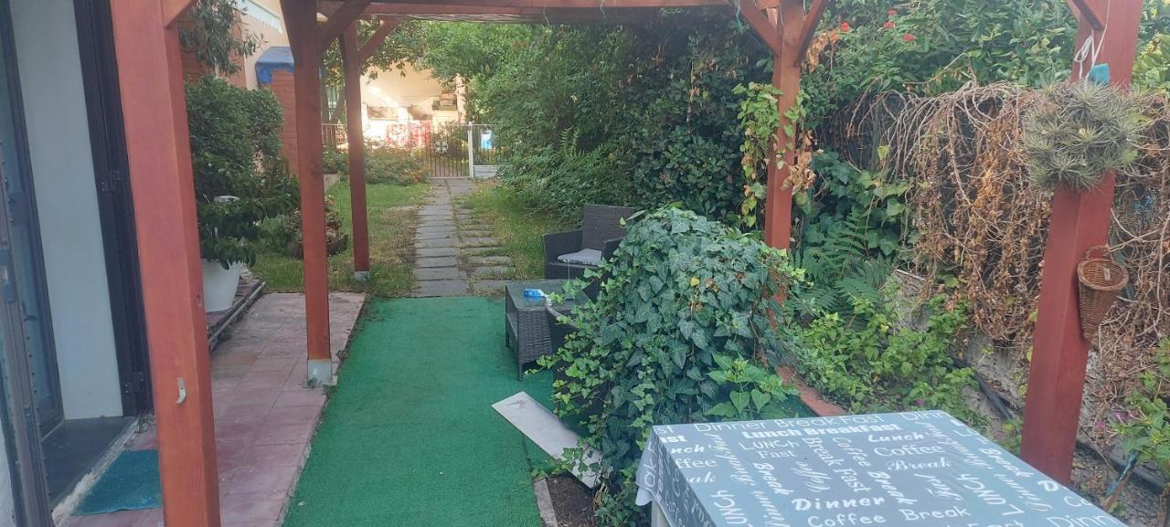 Stanza In Villa Con Giardino Con Box Doccia Idromassaggio Rent A Car Aci Bonaccorsi Extérieur photo